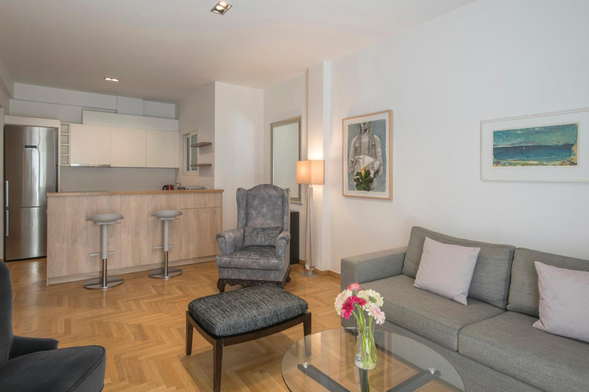 Delightful Stylish Two Bedroom Condo In Hip Area Of Central Atény Exteriér fotografie