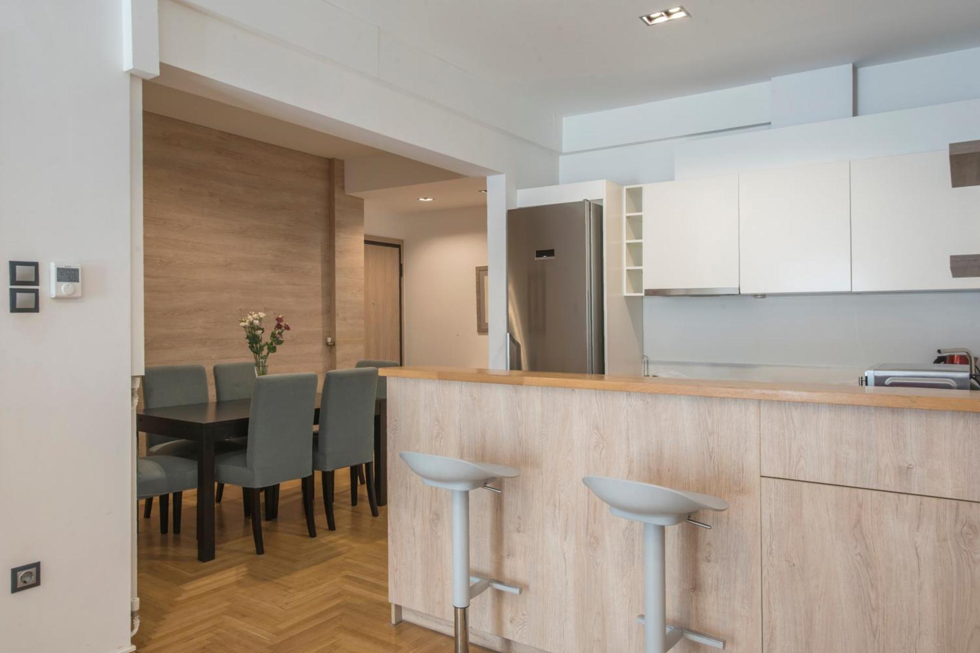Delightful Stylish Two Bedroom Condo In Hip Area Of Central Atény Exteriér fotografie